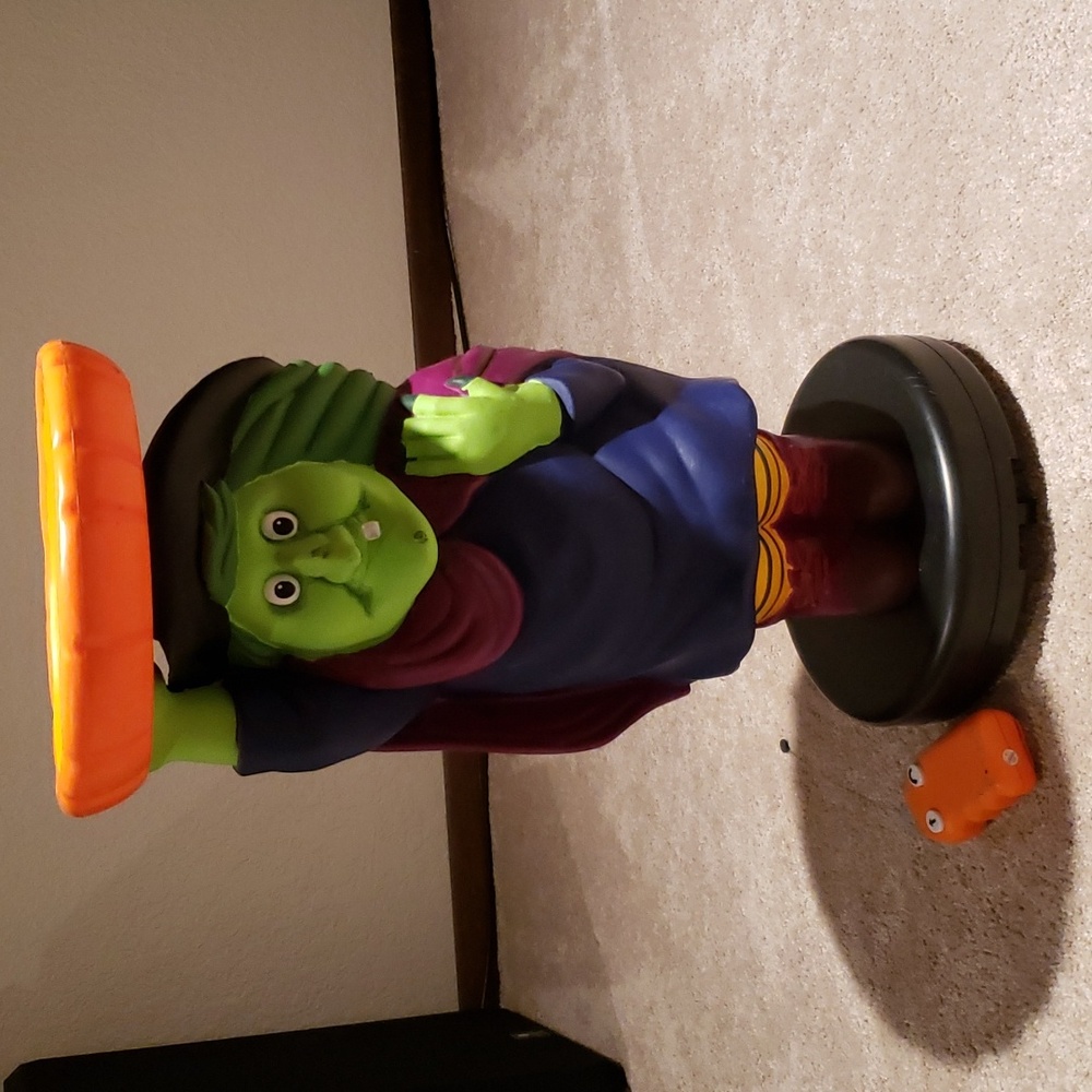 Halloween Trick or Treat Witch wheeled with Remote Vintage Mr. Christmas